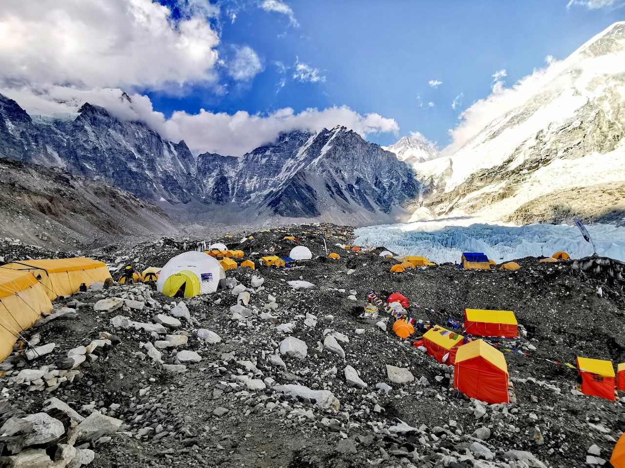 Camp de base de l'Everest, (EBC) Everest Base Camp, trek et trekking aventure avec l'Everest Népal votre agence de randonnée à Katmandou