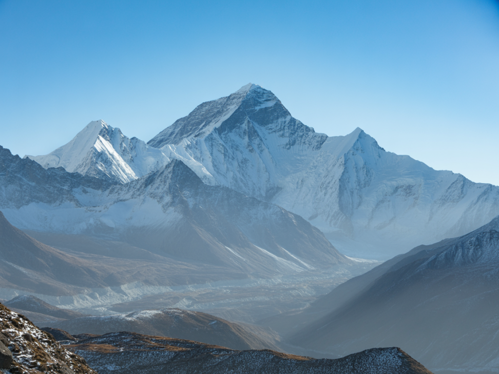 L'Everest Népal, nouveaux sommets d'alpinisme gratuit, haute montagne, himalaya,