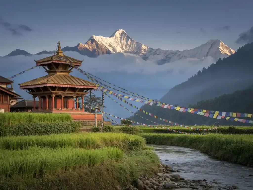 Vacances au Népal : Partez à la découverte de l’Himalaya, des traditions vivantes et des paysages grandioses au cœur du Népal.