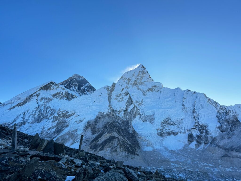 Everest 2026 : Le gouvernement impose de nouvelles règles, Kala Patthar vue sur l'Everest