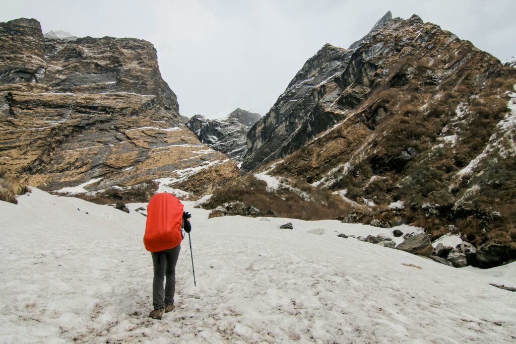 Trek de façon autonome au Népal, nouvelles réglementations au Népal, Trekking solo avec un guide dans les régions reculées du Népal