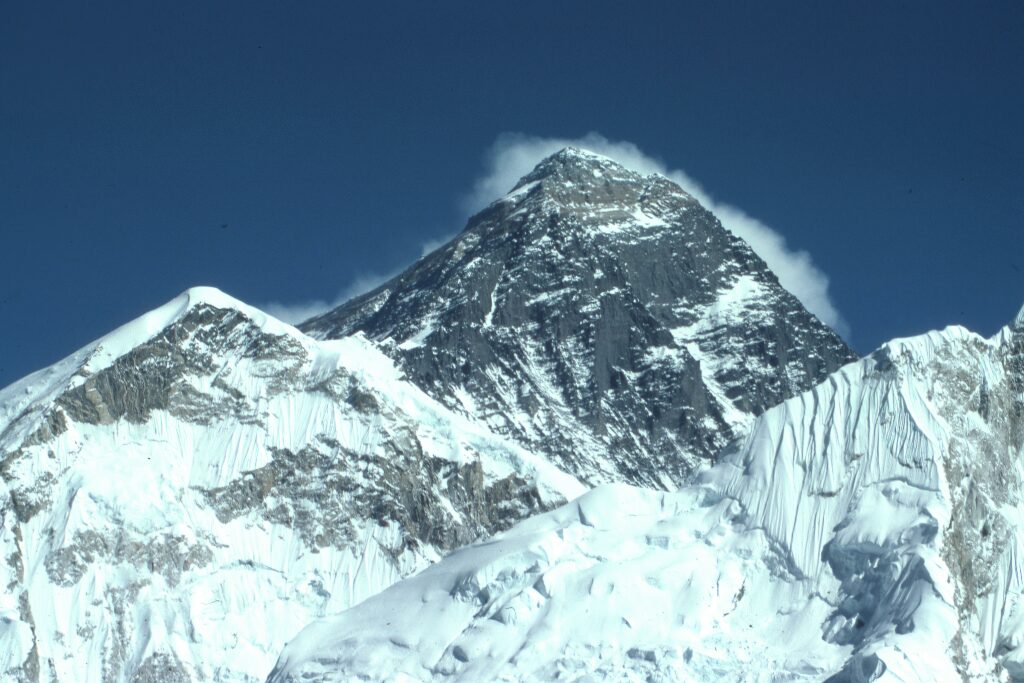 Everest 2026, Mont Everest, la saison est lancée, permis et affluence presque record