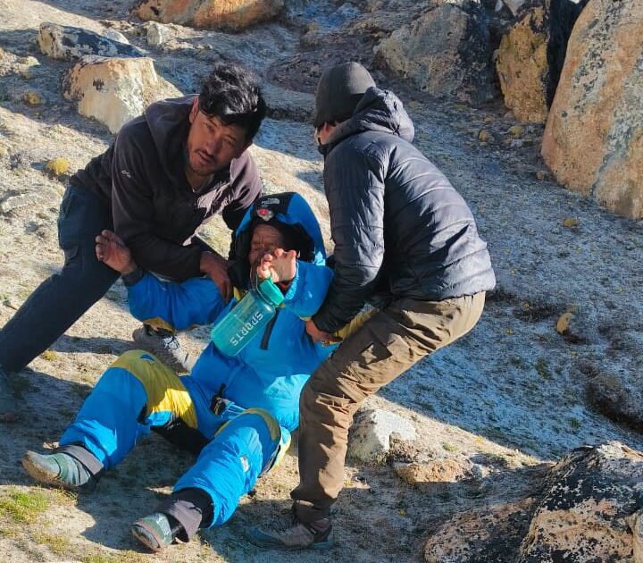 Dawa Sherpa, sauvetage sur l'Everest, Après une semaine