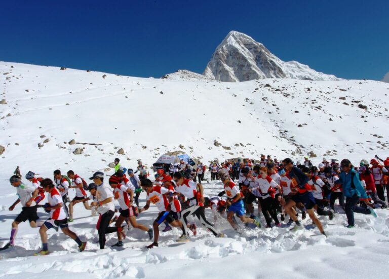 Everest Marathon, course athlète, alpiniste, runner, running, course au pied des montagnes du Népal