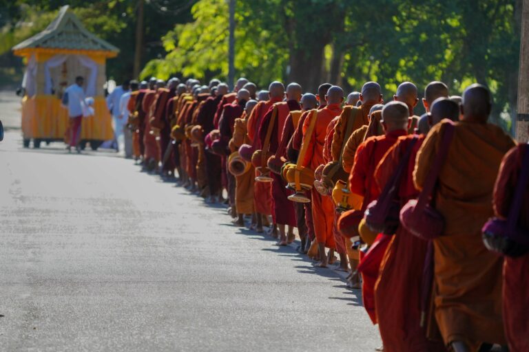 Marche, moins bouddhistes, 3700km des US jusqu'à Lumbini
