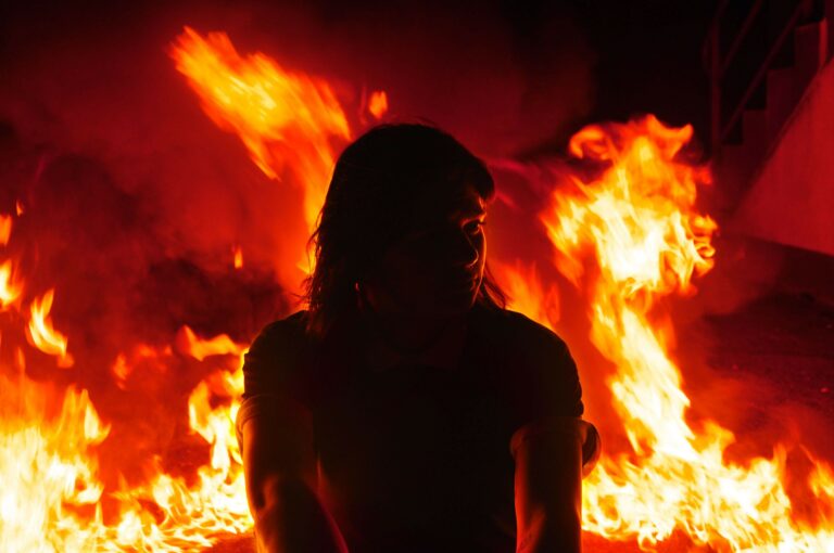 Immolation Népal, détresse sociale, Népal danger,