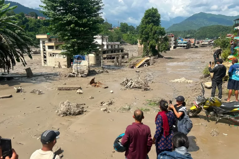 Inondations dans le Rasuwa au Népal, Tibet et Chine,