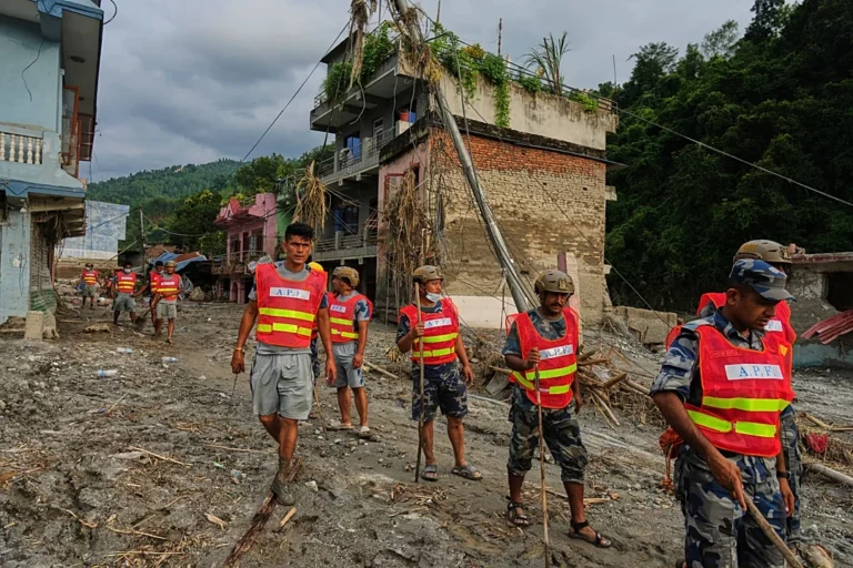 Catastrophe au Népal, Népal inondations, secours Népal, Bilan Népal après la coulée de boue