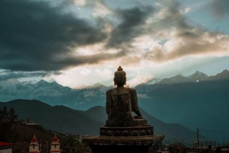 Statue Nims Dai, Nirmal Purja, Dana région des Annapurnas,