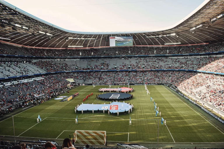 UEFA hommage aux victimes du Népal après les inondations